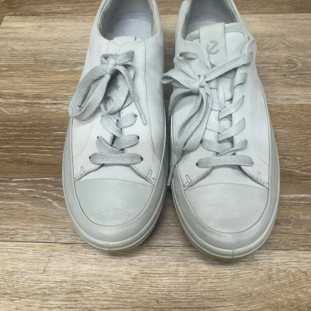 Ecco Soft 7 Monochromatic Light Gray Leather Sneakers Women's Size EU 40
